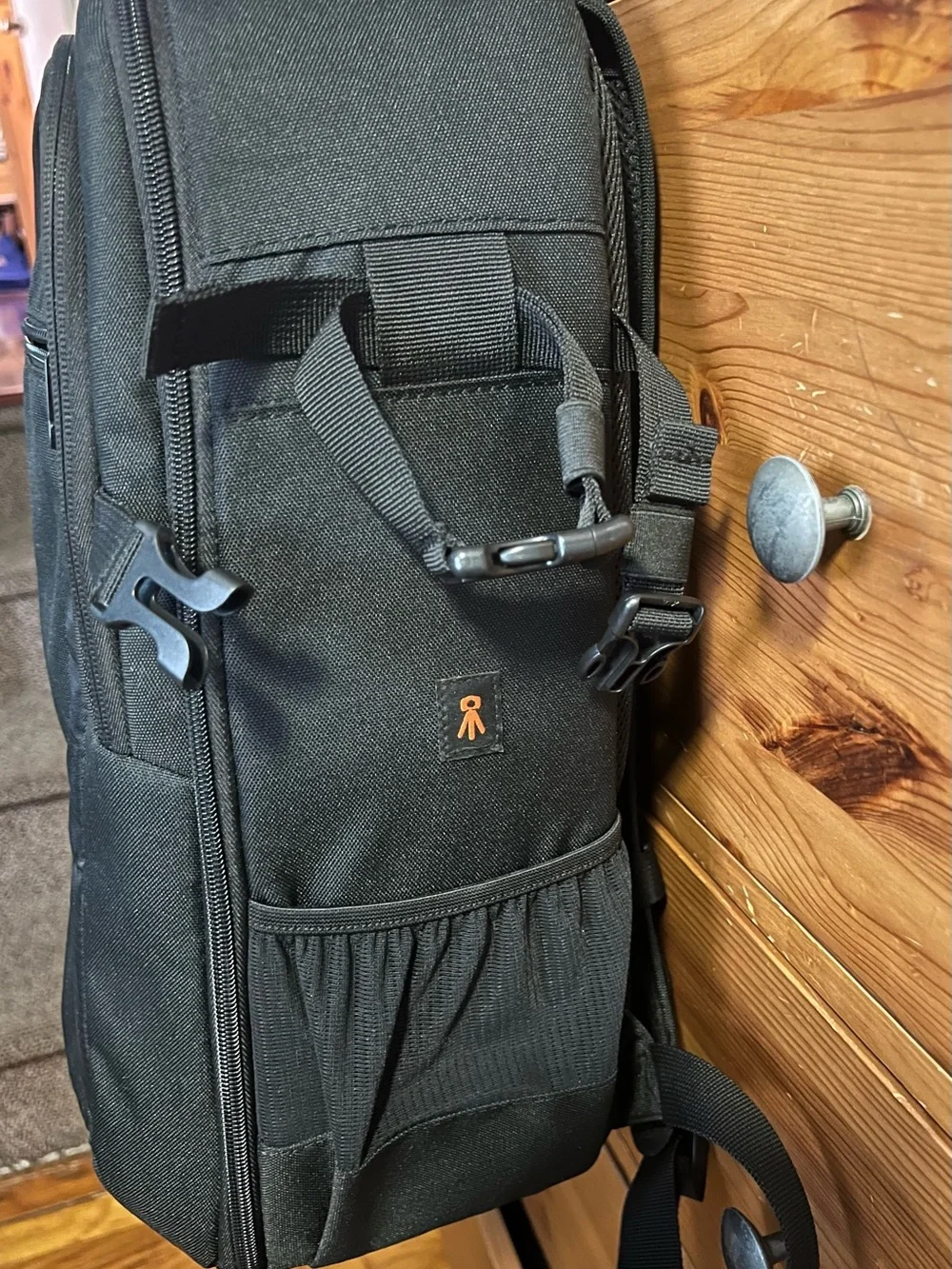 Slinger Alpine 200 Lightweight Compact Camera Backpack. Multiple Pockets. NWOT